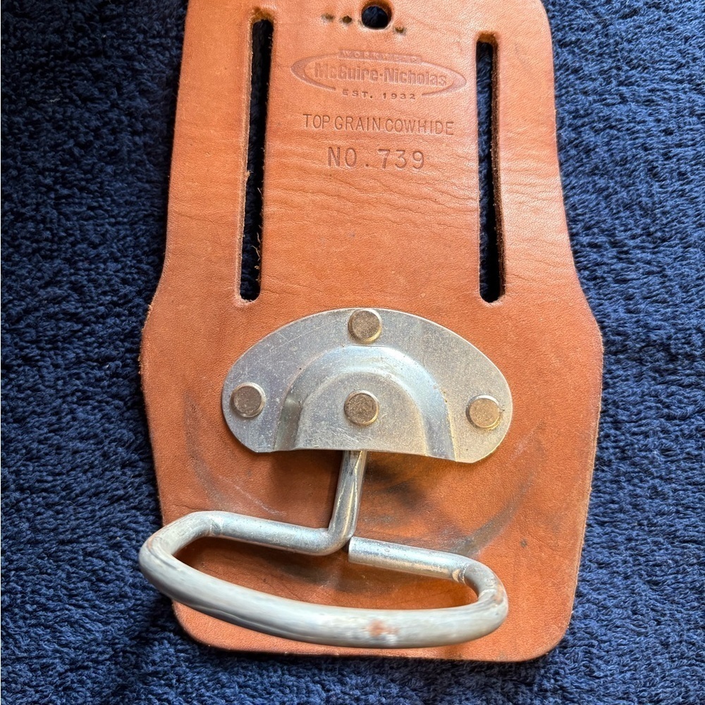 McGuire-Nicholas 739 Saddle Leather Swinging Hammer Tool Belt Holder Workwear